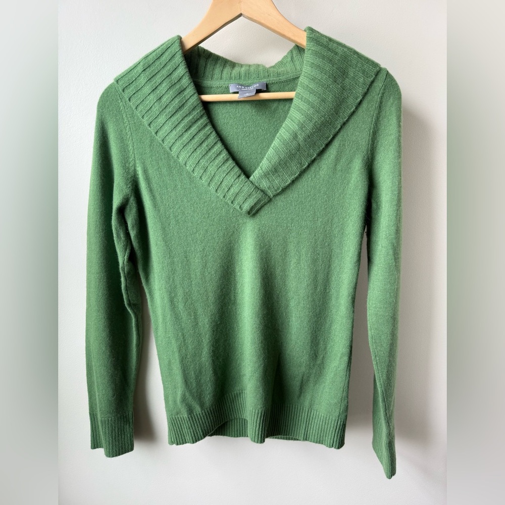 ANN TAYLOR‎ 100% Cashmere Sweater Green Shawl Neck Old Money Quiet Luxury Soft M